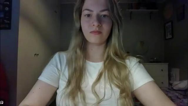 Image 3 of rosie_june Stream on Chaturbate on 2 months ago