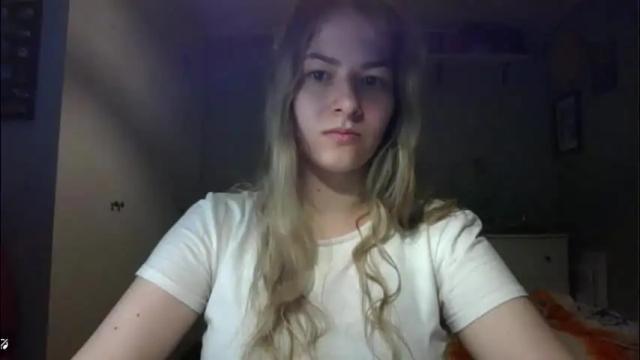 Image 3 of rosie_june Stream on Chaturbate on 2 months ago