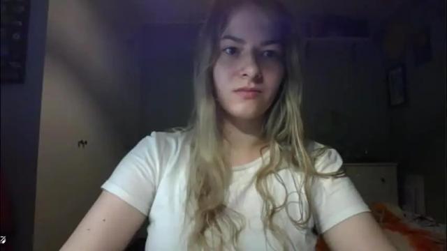 Image 7 of rosie_june Stream on Chaturbate on 2 months ago
