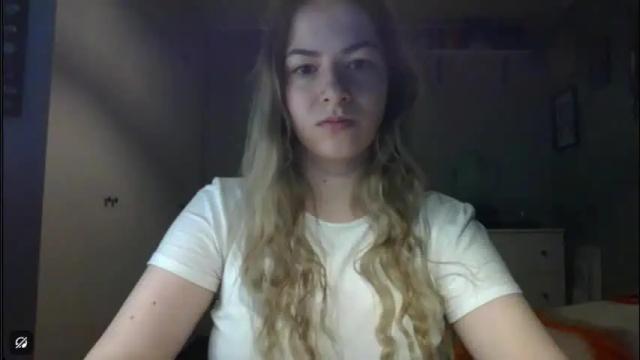 Image 2 of rosie_june Stream on Chaturbate on 2 months ago