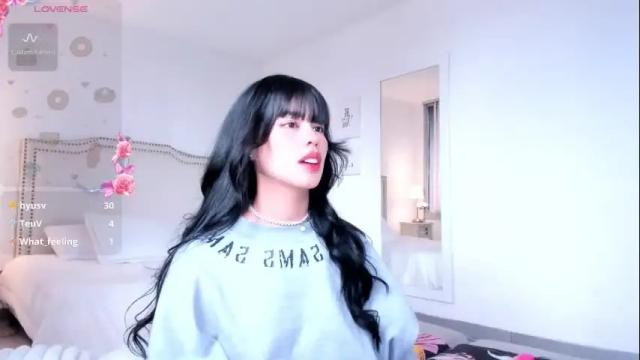 Image 2 of rosie_se Stream on Chaturbate on 4 months ago