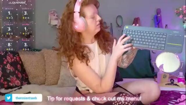 Image 12 of rosiestrawberry Stream on Chaturbate on 1 month ago