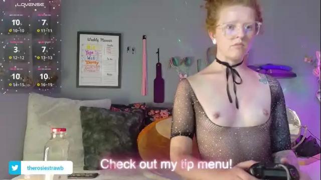 Image 4 of rosiestrawberry Stream on Chaturbate on 1 month ago