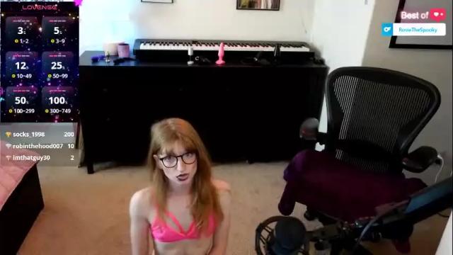 Image 6 of rosiethespooky Stream on Chaturbate on 1 month ago