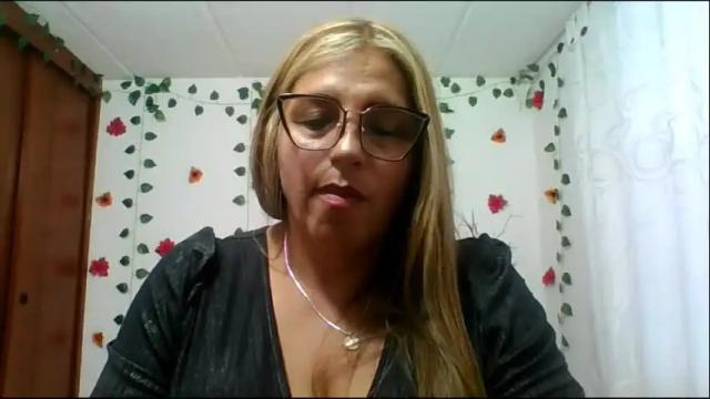 Image 4 of rossanalionheart Stream on Chaturbate on 1 month ago