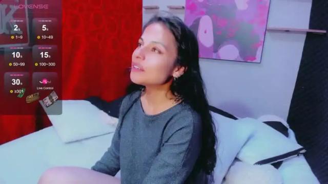 Image 3 of rosse_25 Stream on Chaturbate on 12 months ago