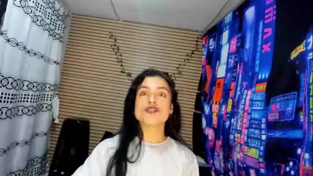 Image 6 of rosse_25 Stream on Chaturbate on 1 month ago