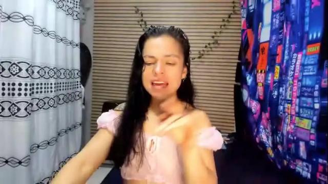 Image 3 of rosse_25 Stream on Chaturbate on 1 month ago