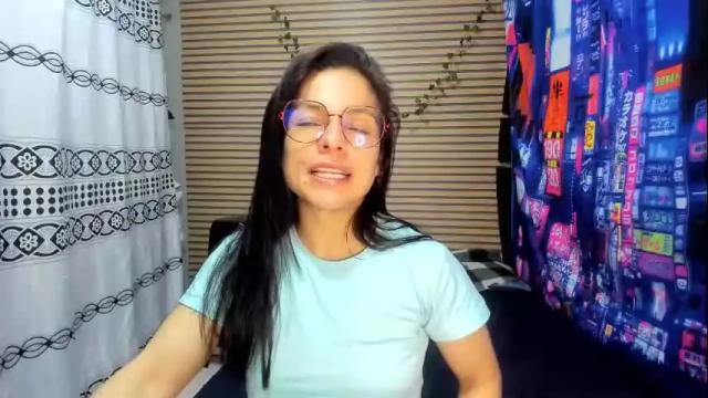 Image 10 of rosse_25 Stream on Chaturbate on 1 month ago