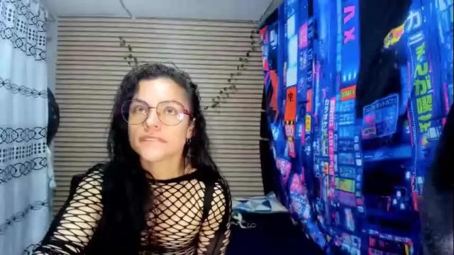 Image 2 of rosse_25 Stream on Chaturbate on 1 month ago