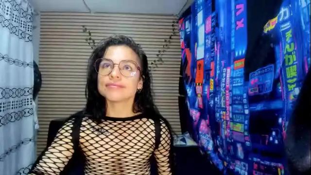 Image 7 of rosse_25 Stream on Chaturbate on 1 month ago