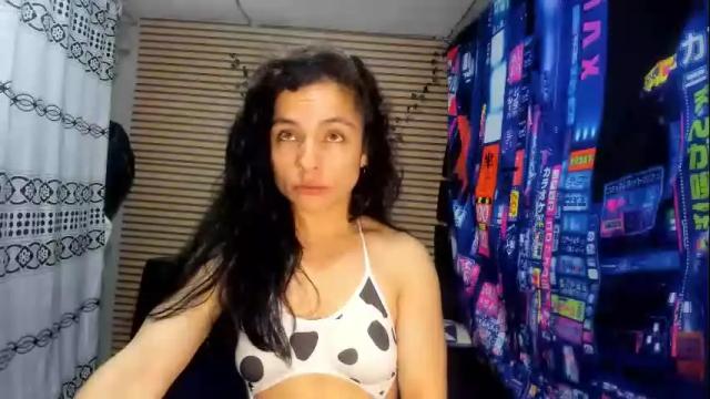 Image 3 of rosse_25 Stream on Chaturbate on 1 month ago