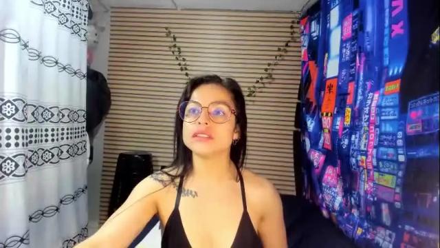 Image 2 of rosse_25 Stream on Chaturbate on 1 month ago