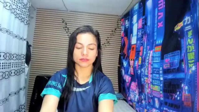 Image 11 of rosse_25 Stream on Chaturbate on 28 days ago