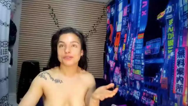 Image 4 of rosse_25 Stream on Chaturbate on 23 days ago