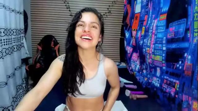 Image 6 of rosse_25 Stream on Chaturbate on 12 days ago