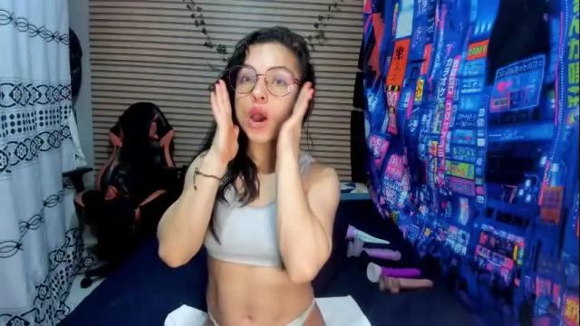 Image 7 of rosse_25 Stream on Chaturbate on 12 days ago