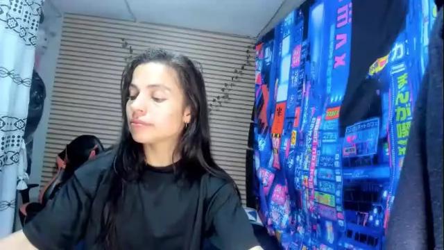 Image 4 of rosse_25 Stream on Chaturbate on 9 days ago