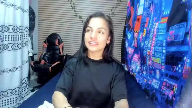 Image 7 of rosse_25 Stream on Chaturbate on 9 days ago