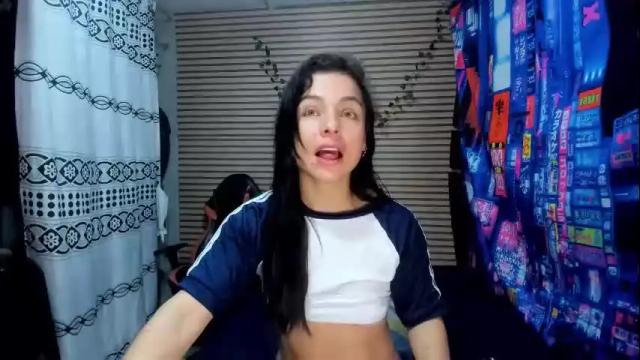 Image 10 of rosse_25 Stream on Chaturbate on 6 days ago