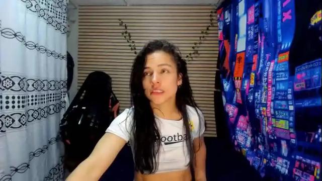 Image 12 of rosse_25 Stream on Chaturbate on 5 days ago