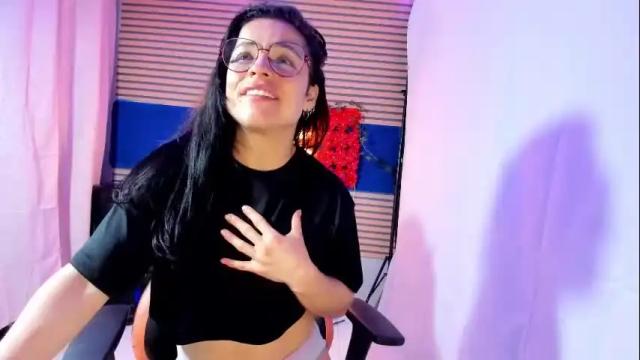 Image 3 of rosse_25 Stream on Chaturbate on 2 months ago