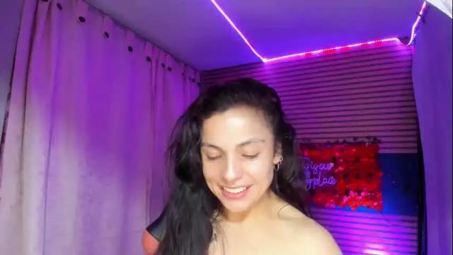 Image 7 of rosse_25 Stream on Chaturbate on 1 month ago