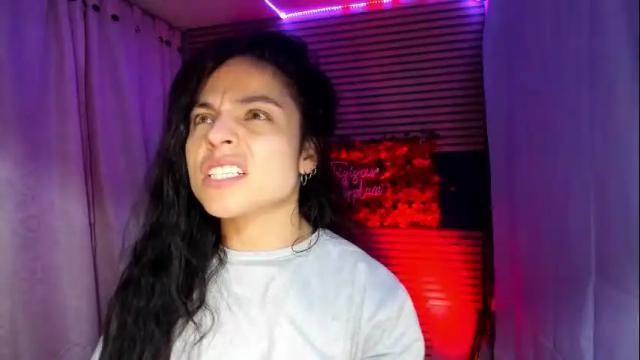 Image 3 of rosse_25 Stream on Chaturbate on 1 month ago