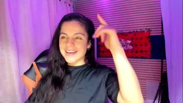 Image 12 of rosse_25 Stream on Chaturbate on 1 month ago