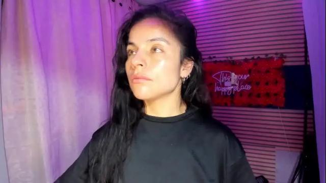 Image 2 of rosse_25 Stream on Chaturbate on 1 month ago