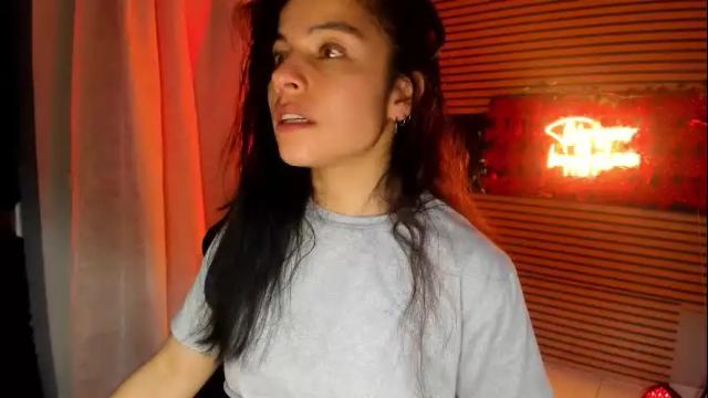 Image 10 of rosse_25 Stream on Chaturbate on 13 days ago