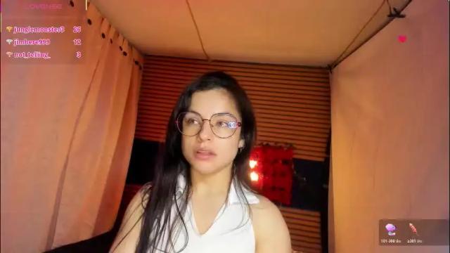 Image 3 of rosse_25 Stream on Chaturbate on 2 days ago