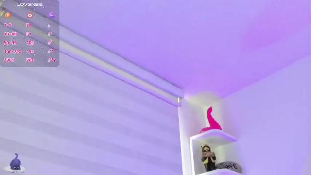 Image 2 of rosse_amyy Stream on Chaturbate on 1 month ago
