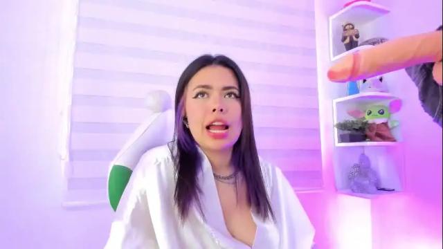 Image 10 of rosse_amyy Stream on Chaturbate on 1 month ago