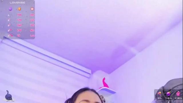 Image 6 of rosse_amyy Stream on Chaturbate on 29 days ago