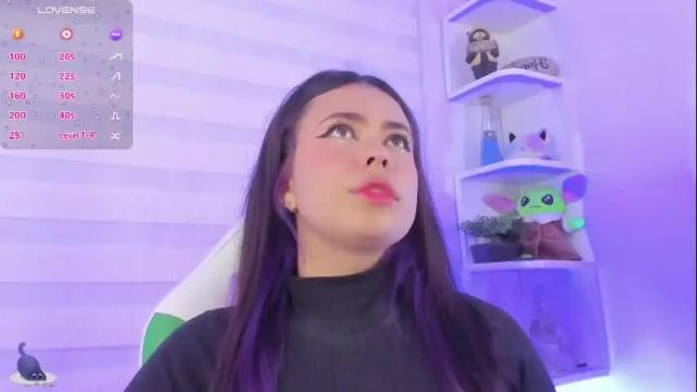 Image 7 of rosse_amyy Stream on Chaturbate on 28 days ago