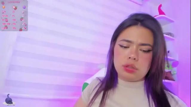 Image 11 of rosse_amyy Stream on Chaturbate on 3 days ago