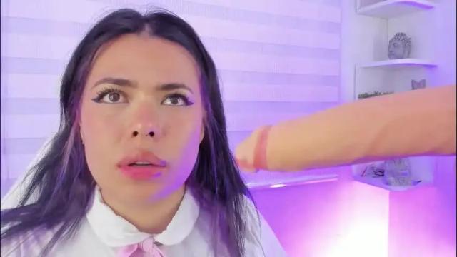 Image 11 of rosse_amyy Stream on Chaturbate on 2 months ago