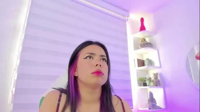 Image 11 of rosse_amyy Stream on Chaturbate on 1 month ago