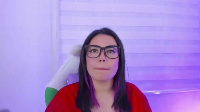 Image 11 of rosse_amyy Stream on Chaturbate on 1 month ago
