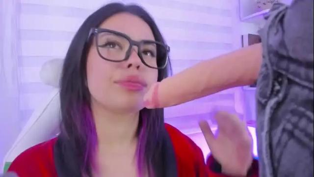 Image 7 of rosse_amyy Stream on Chaturbate on 1 month ago