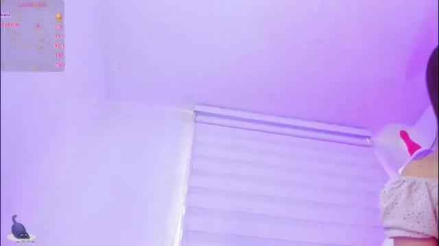 Image 2 of rosse_amyy Stream on Chaturbate on 27 days ago