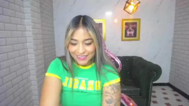 Image 11 of rosse_jeane_v Stream on Chaturbate on 12 months ago