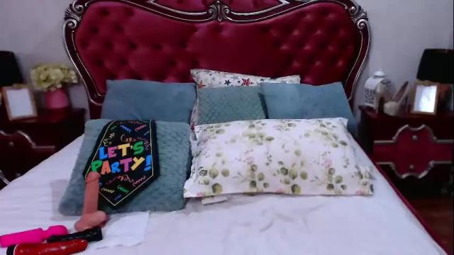 Image 4 of rossecougar_x Stream on Chaturbate on 20 days ago