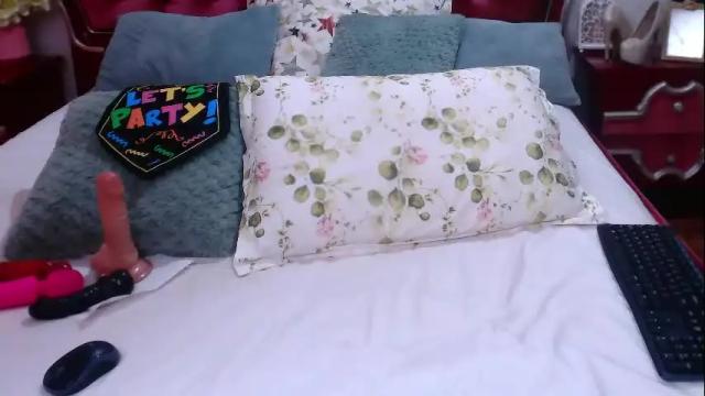 Image 2 of rossecougar_x Stream on Chaturbate on 12 days ago