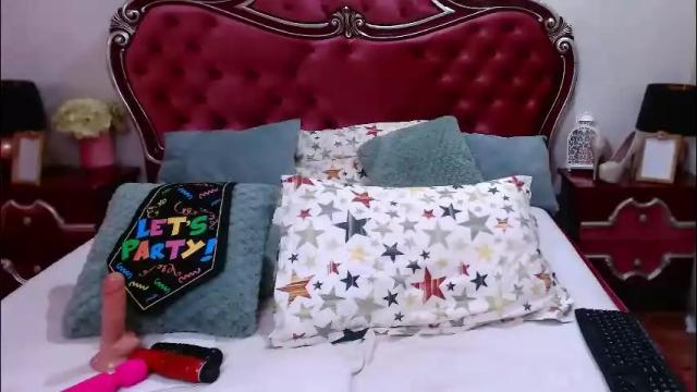 Image 3 of rossecougar_x Stream on Chaturbate on 5 days ago