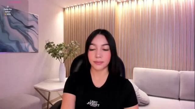 Image 4 of rossierhoades Stream on Chaturbate on 1 month ago