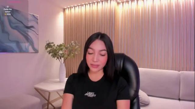 Image 8 of rossierhoades Stream on Chaturbate on 1 month ago
