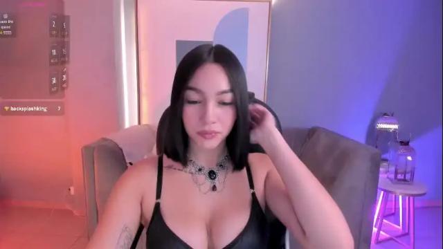 Image 8 of rossierhoades Stream on Chaturbate on 1 month ago