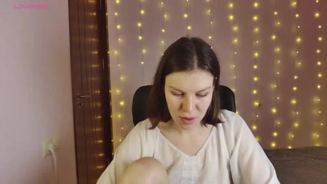 Image 2 of roter_rita Stream on Chaturbate on 15 months ago